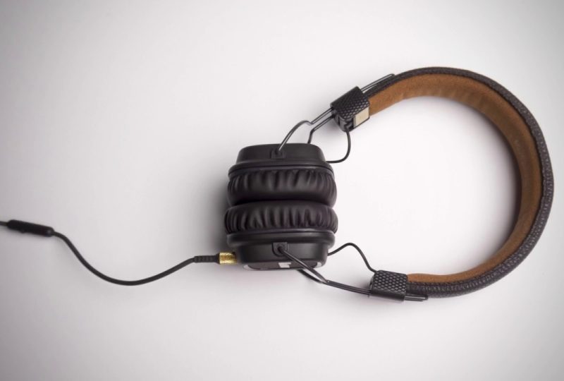 Featured image for Panduan Membersihkan Headphone dengan Cara yang Tepat